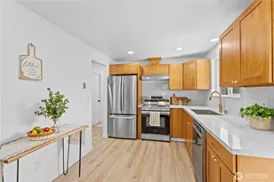 9216 Madrone Cir W, University Place, WA 98467 - Photo 14