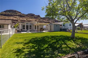 878 SW Hunter Ave, Quincy, WA 98848 - Photo 1