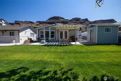 878 SW Hunter Avenue, Quincy, WA 98848 - Photo 2