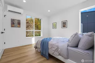 10626 E Riverside Dr, Bothell, WA 98011 - Photo 18