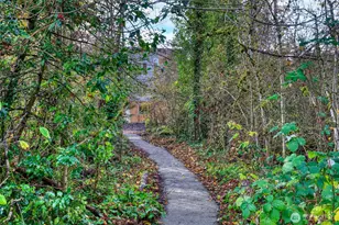 10626 E Riverside Dr, Bothell, WA 98011 - Photo 2