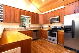 1354 Chinook Way, Center Island, WA 98221 - Photo 10