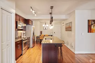 699 John St, Seattle, WA 98109 - Photo 8