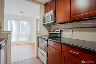 12701 NE 9th Pl, Bellevue, WA 98005 - Photo 10