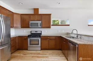 2119 20th St, Anacortes, WA 98221 - Photo 14