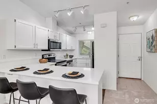 12323 NE 97th St, Kirkland, WA 98033 - Photo 4