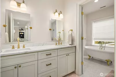 5721 65th Avenue NE, Seattle, WA 98105 - Photo 32