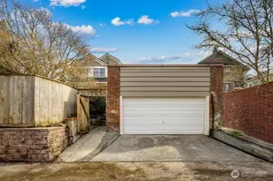 939 21st Ave E, Seattle, WA 98112 - Photo 36