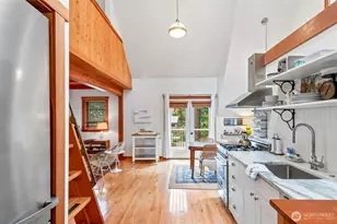 2201 Ebony St, Port Townsend, WA 98368 - Photo 4