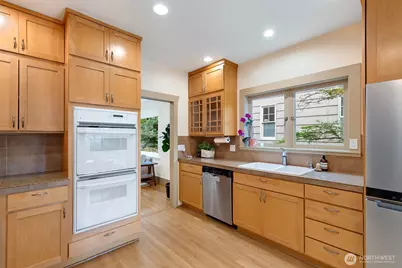 1843 41st Avenue E, Seattle, WA 98112 - Photo 10