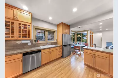 1843 41st Avenue E, Seattle, WA 98112 - Photo 8