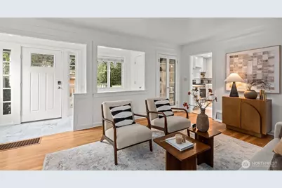 9732 15th Avenue NE, Seattle, WA 98115 - Photo 6