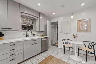 9732 15th Ave NE, Seattle, WA 98115 - Photo 12