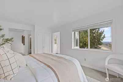 9732 15th Avenue NE, Seattle, WA 98115 - Photo 18