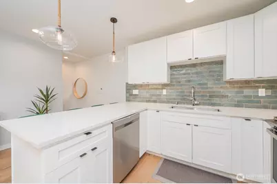 3015 61st Avenue SW #B, Seattle, WA 98116 - Photo 8