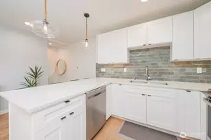 3015 61st Ave SW, Seattle, WA 98116 - Photo 8