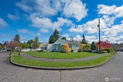 9328 31st Avenue SW, Seattle, WA 98126 - Photo 2