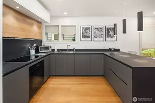 107 23rd Ave, Seattle, WA 98122 - Photo 8