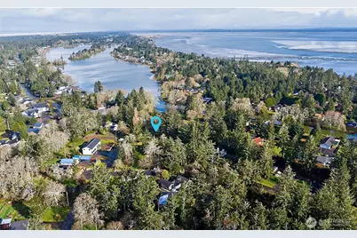 810 Discovery Avenue SE, Ocean Shores, WA 98569 - Photo 2