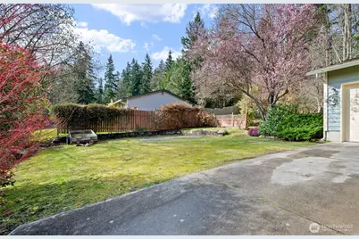 2044 Parker Road, Camano Island, WA 98282 - Photo 4