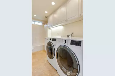 1022 Oakes Avenue, Everett, WA 98201 - Photo 24