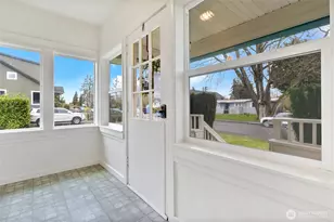 1022 Oakes Ave, Everett, WA 98201 - Photo 12