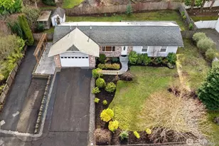 2952 216th Pl SW, Brier, WA 98036 - Photo 2