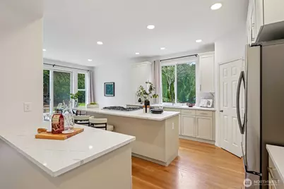 12066 167th Place NE, Redmond, WA 98052 - Photo 8