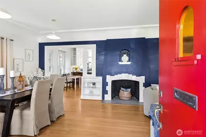 749 N 76th St, Seattle, WA 98103 - Photo 4