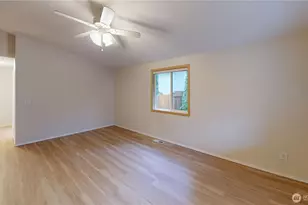 1200 N 12th Pl, Mount Vernon, WA 98273 - Photo 2