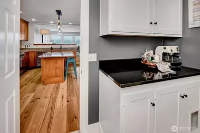 11262 Riviera Place NE, Seattle, WA 98125 - Photo 16
