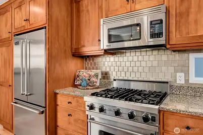 11262 Riviera Place NE, Seattle, WA 98125 - Photo 4