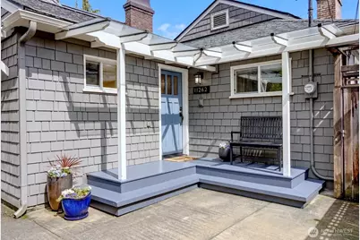 11262 Riviera Place NE, Seattle, WA 98125 - Photo 2
