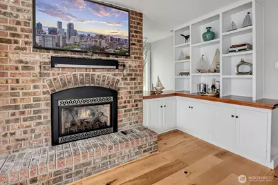 11262 Riviera Place NE, Seattle, WA 98125 - Photo 12