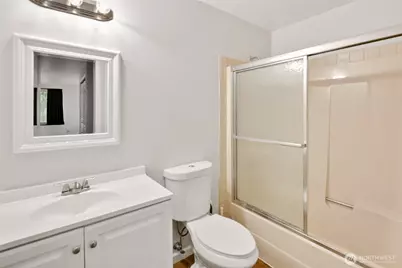 12300 33rd Avenue NE #202, Seattle, WA 98125 - Photo 26