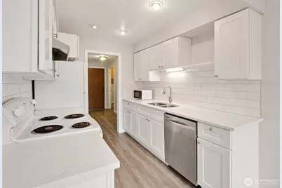 12300 33rd Avenue NE #202, Seattle, WA 98125 - Photo 14