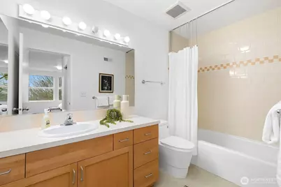 6726 35th Place S, Seattle, WA 98118 - Photo 16