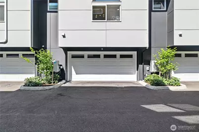 1208 Harrington Avenue NE, Renton, WA 98056 - Photo 2