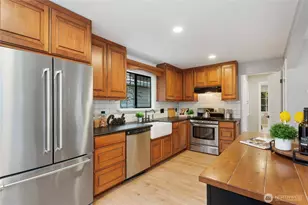 10726 Sand Point Way NE, Seattle, WA 98125 - Photo 14