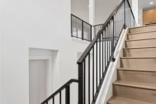 8517 137th Ave SE, Newcastle, WA 98059 - Photo 2