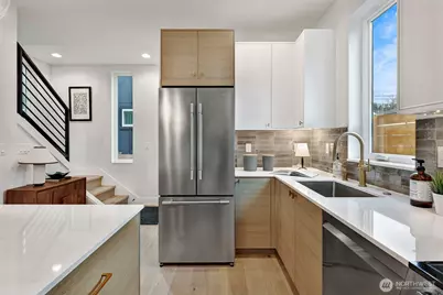 2006 B 19th Avenue S, Seattle, WA 98144 - Photo 12