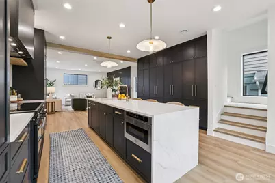 3714 Bagley Avenue N, Seattle, WA 98103 - Photo 10