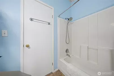 7581 Rainier NE, Moses Lake, WA 98837 - Photo 12