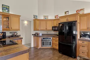 2315 Austin Ln, Mount Vernon, WA 98273 - Photo 8