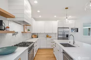 6738 21st Ave SW, Seattle, WA 98106 - Photo 8