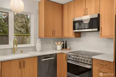 2846 35th Avenue W, Seattle, WA 98199 - Photo 12