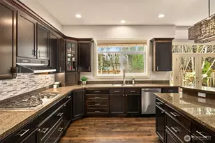 2411 98th Ave NE, Clyde Hill, WA 98004 - Photo 16