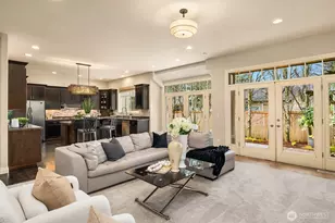 2411 98th Ave NE, Clyde Hill, WA 98004 - Photo 18