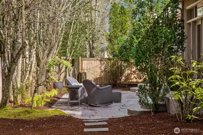 2411 98th Avenue NE, Clyde Hill, WA 98004 - Photo 36