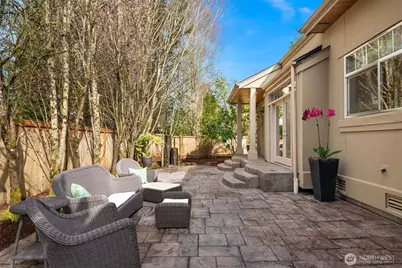 2411 98th Avenue NE, Clyde Hill, WA 98004 - Photo 34